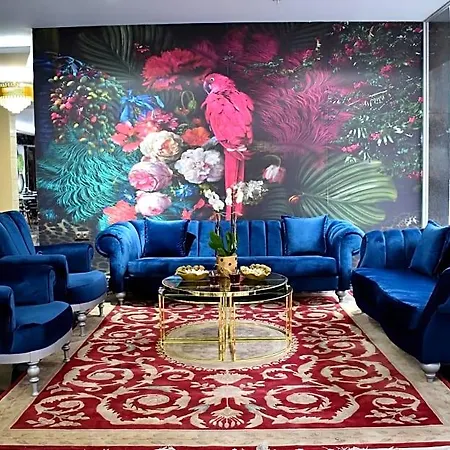 Dem Airport Hotel 4*