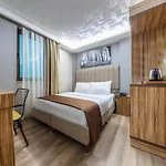 Dem Airport Hotel