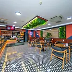 Dem Airport Отель 4*