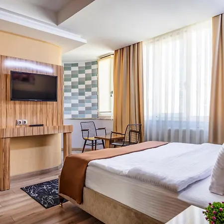 Hotel Dem Airport