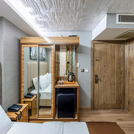 Dem Airport Hotel
