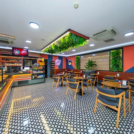 Dem Airport Hotel 4*