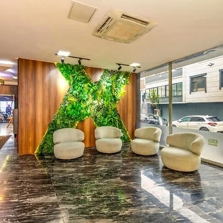 Dem Airport Hotel 4*