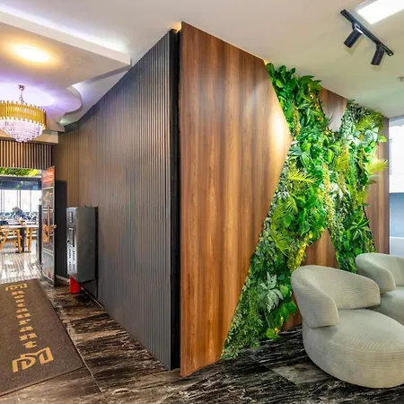 Dem Airport Hotel