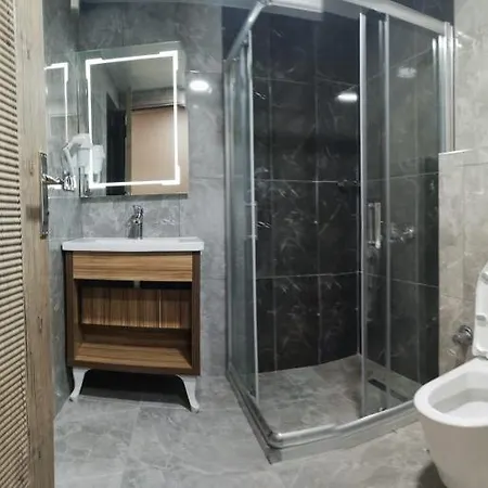 Dem Airport Otel 4*