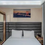 Hotel Dem Airport