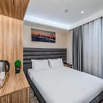 Dem Airport Hotel