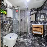 Dem Airport Hotel 4*